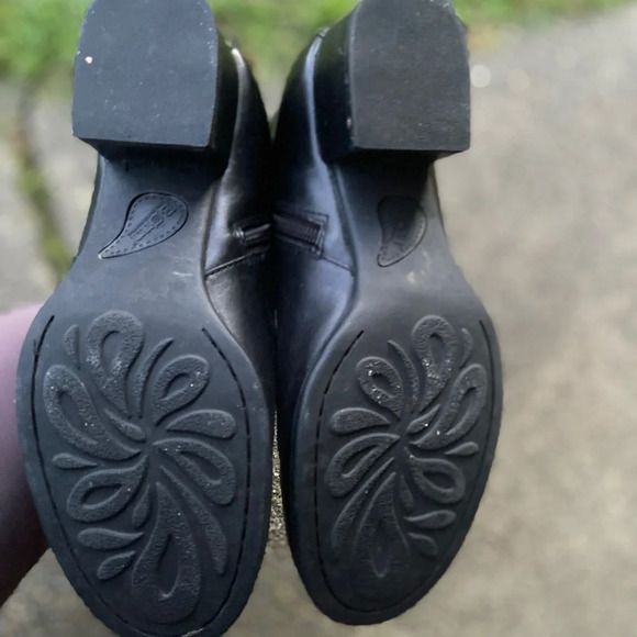 Born Women's Phobos Black Leather Ankle-High Leather Heel Boot Sz 6 - Picture 10 of 10